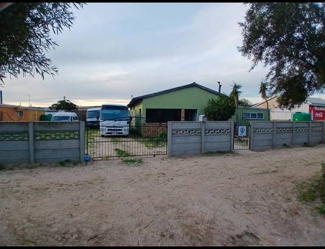 3 BEDROOM HOUSE FOR SALE IN ATLANTIS